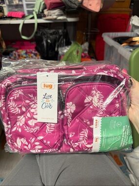Lug Rider BNWT never opened Flourish Berry Beautiful 🩷🤍🩷🤍🩷